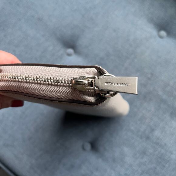 Michael Kors Large Pebbled Leather Continental Wallet - Light Gray - Picture 9 of 11